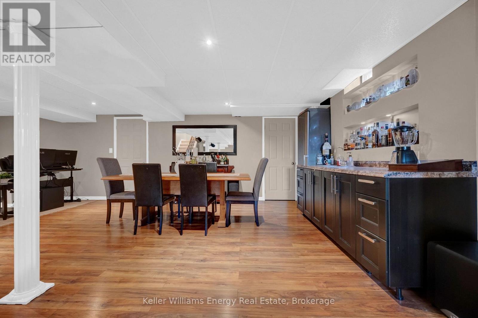 2 MURKAR CRESCENT - 42