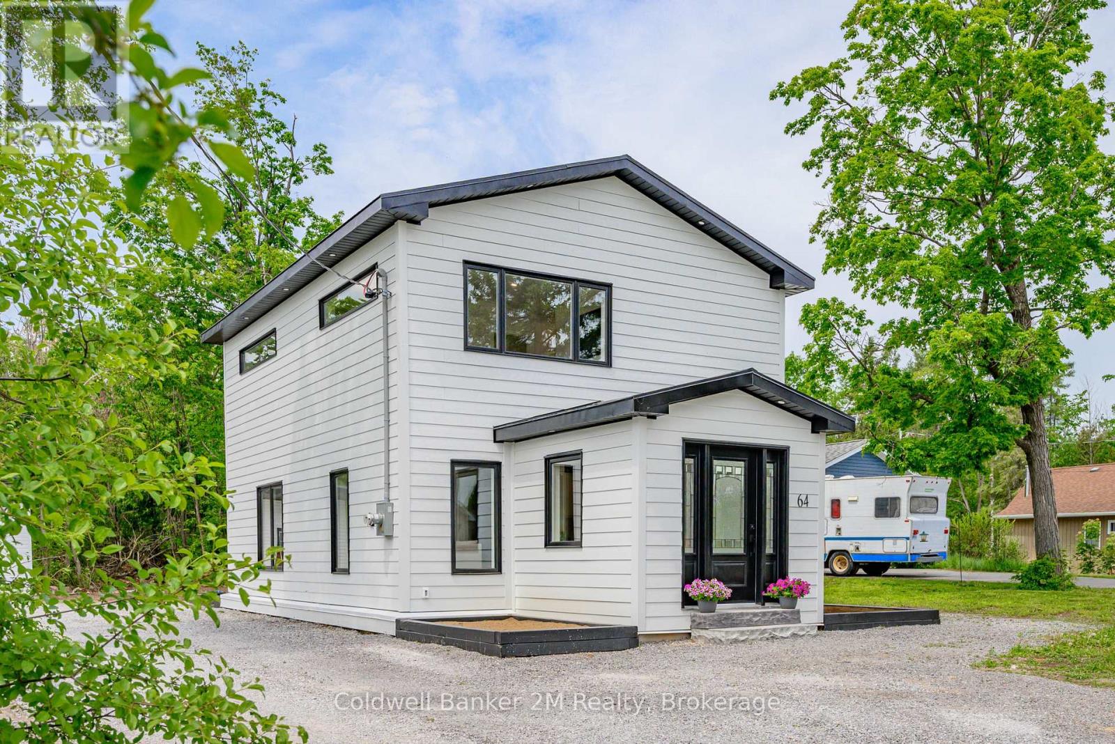 64 HEAD STREET - Image 4