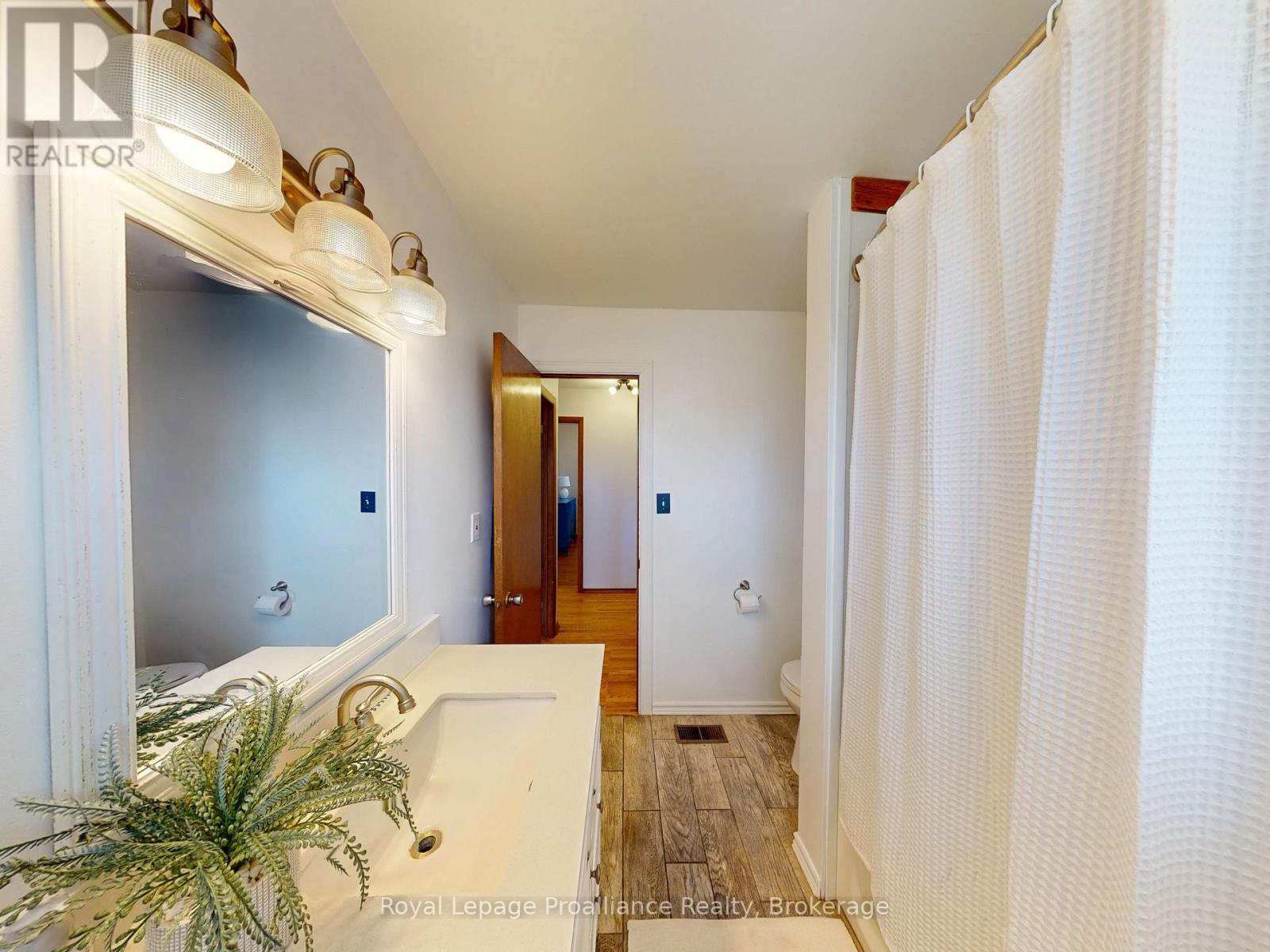4 RICHMOND GROVE - Image 19