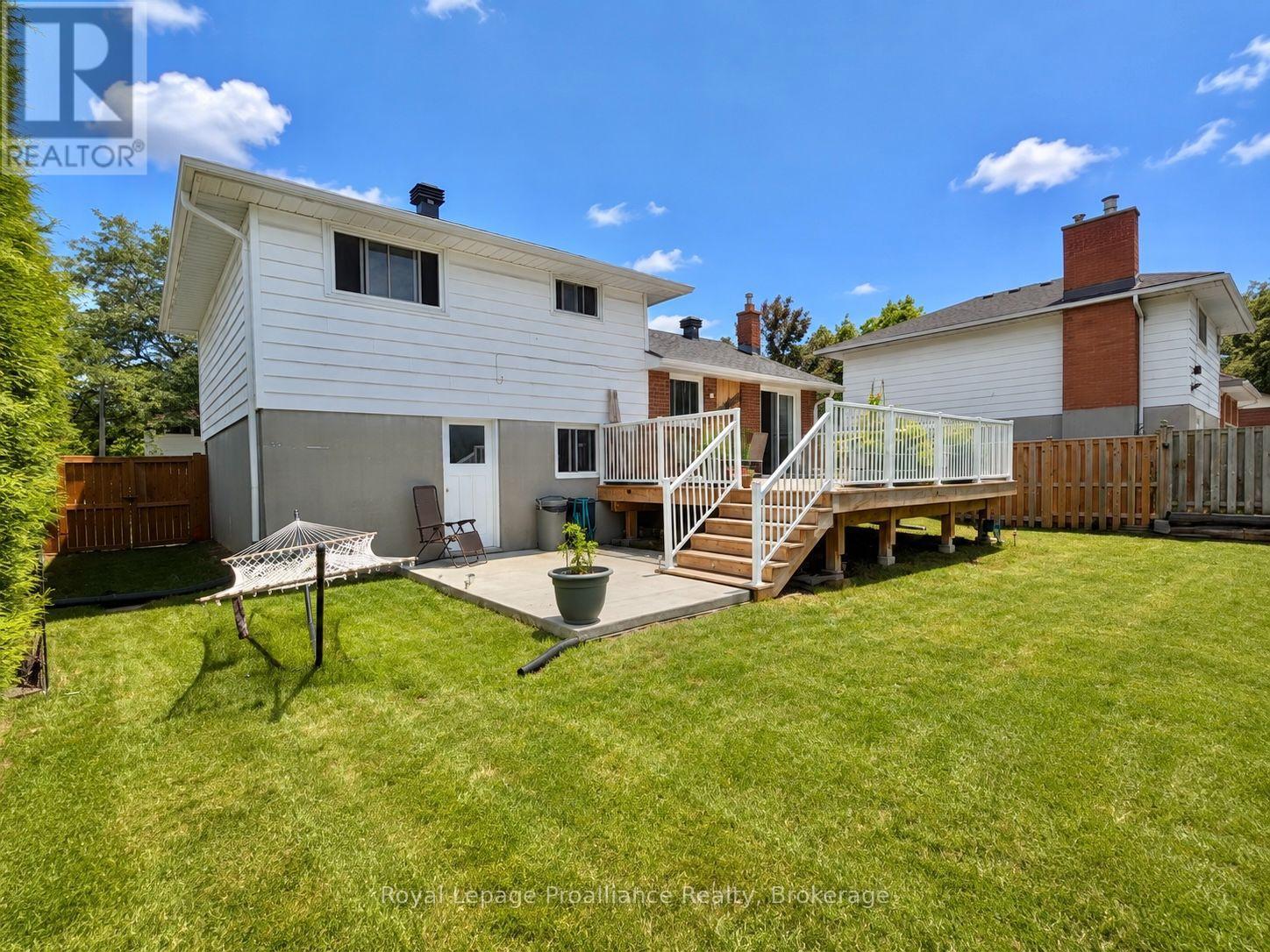 4 RICHMOND GROVE - Image 32