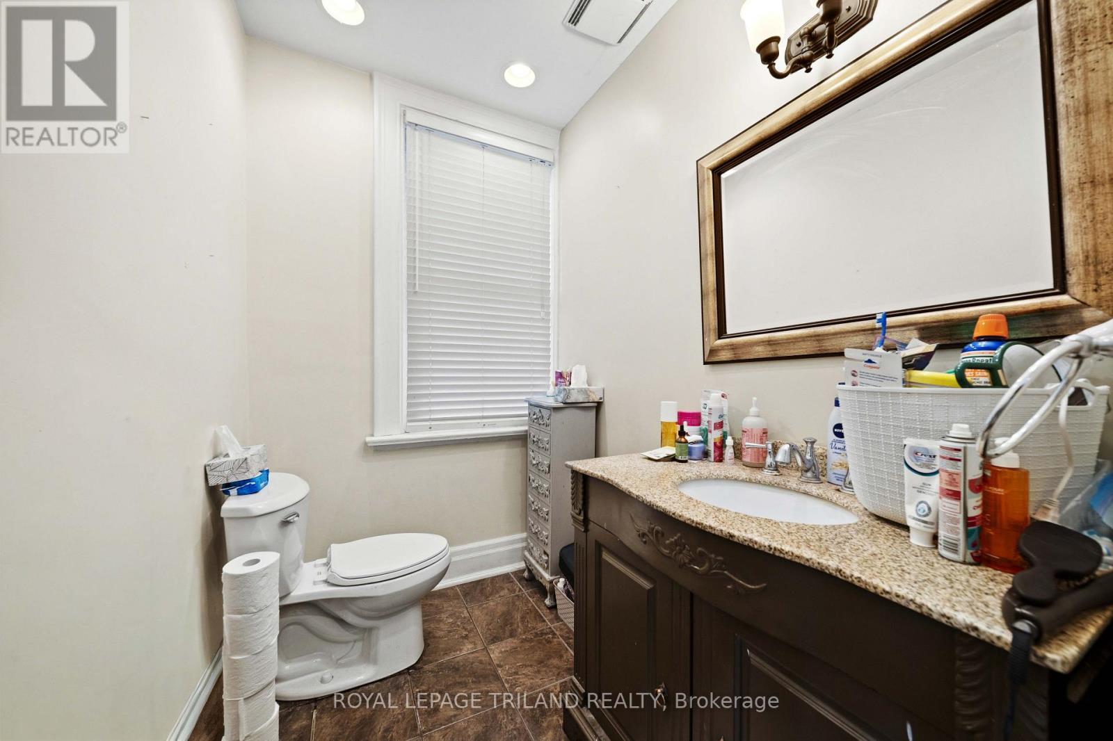 98 CENTRAL AVENUE - Image 35