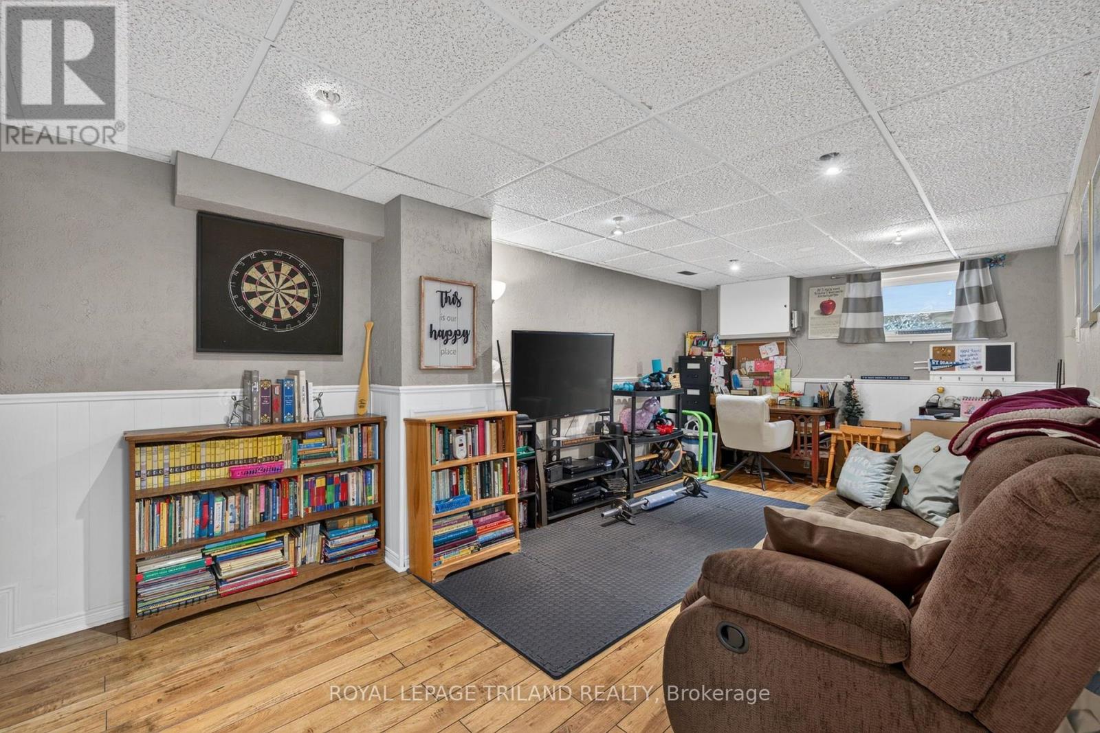 1077 MAHOGANY CRESCENT - Image 29