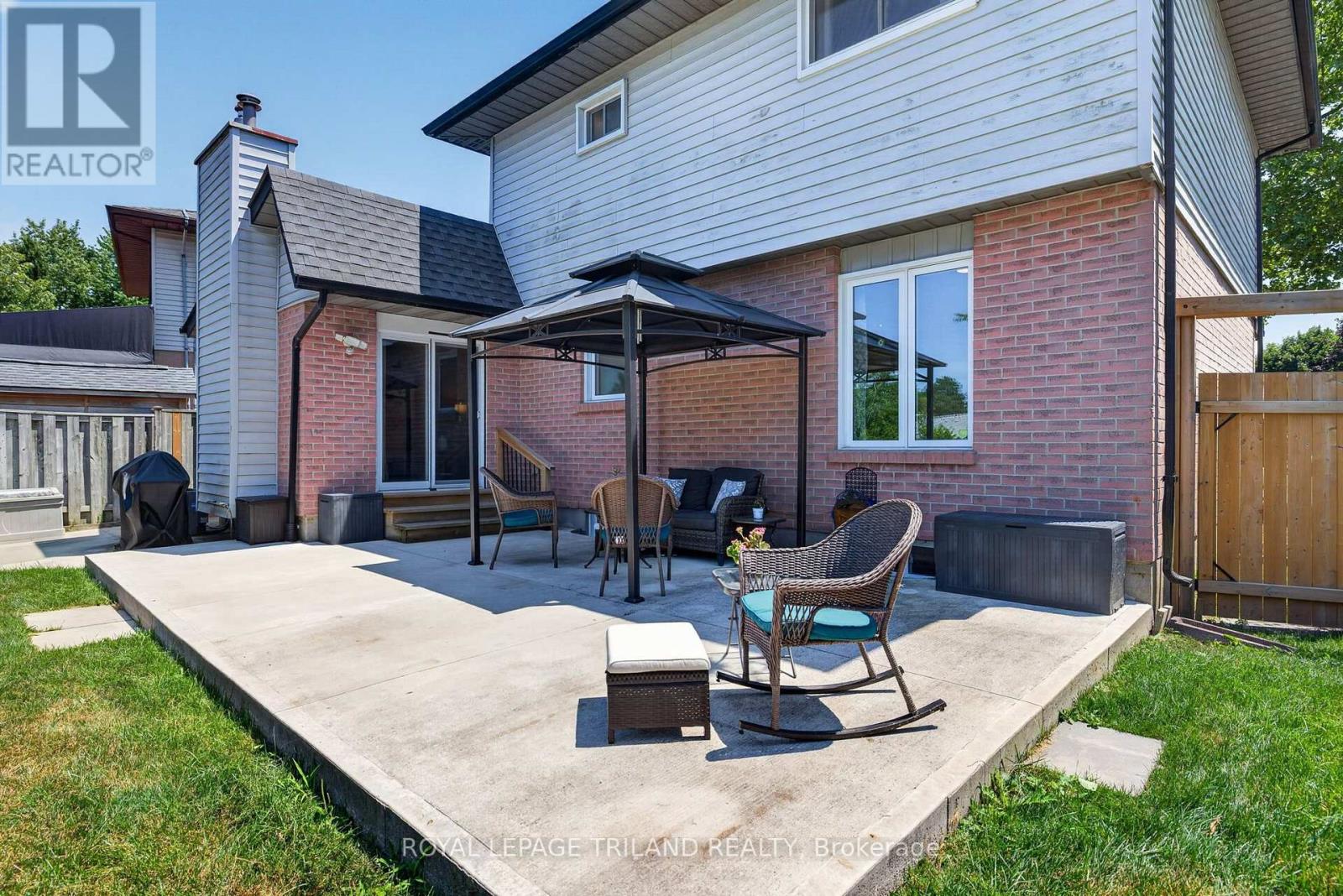 1077 MAHOGANY CRESCENT - Image 34