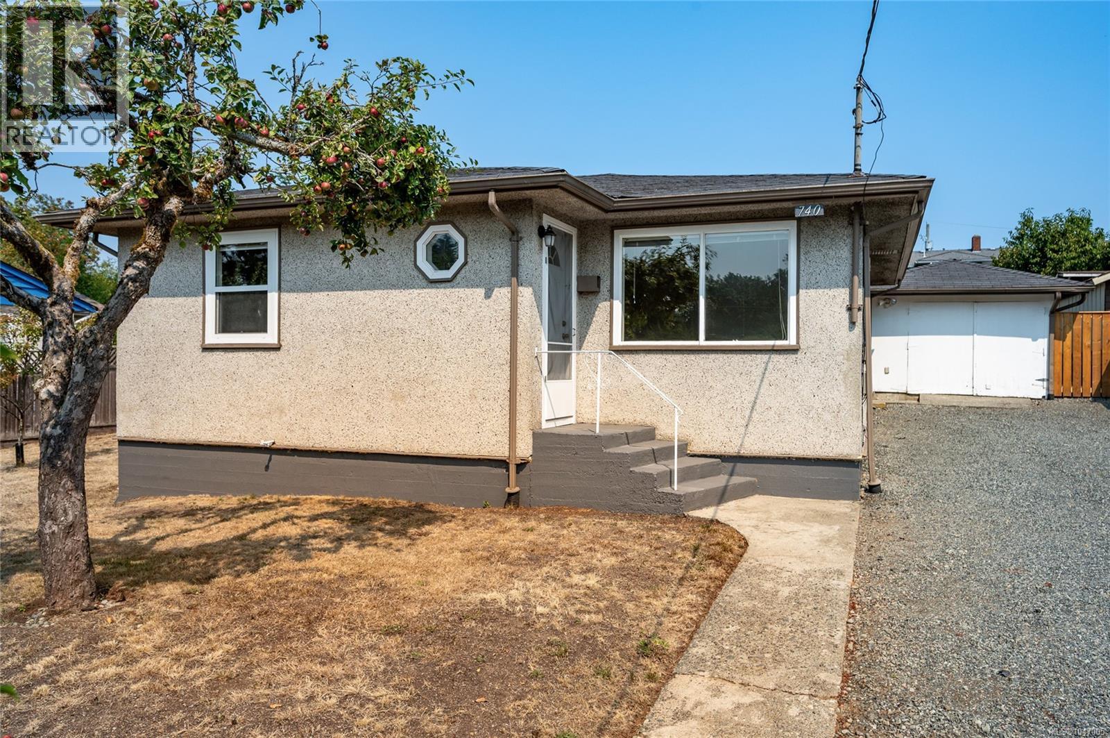 740 Begbie St - 1