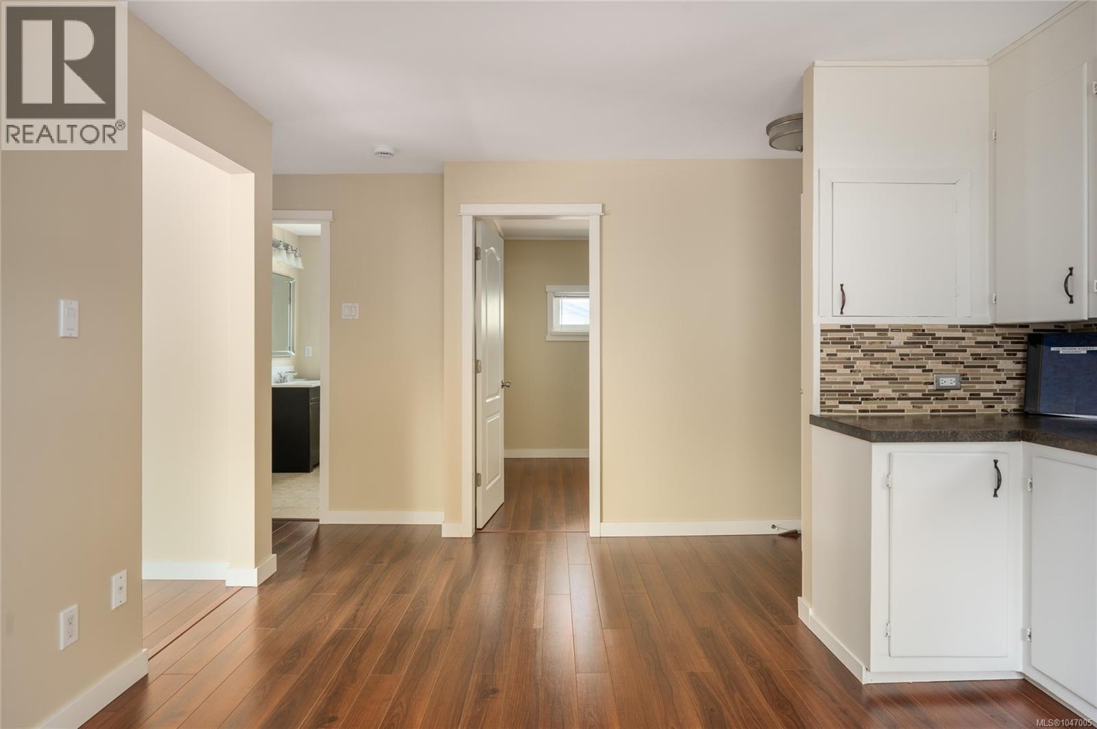 740 Begbie St - Image 11