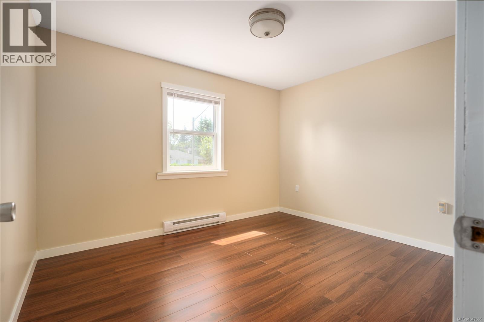 740 Begbie St - 13
