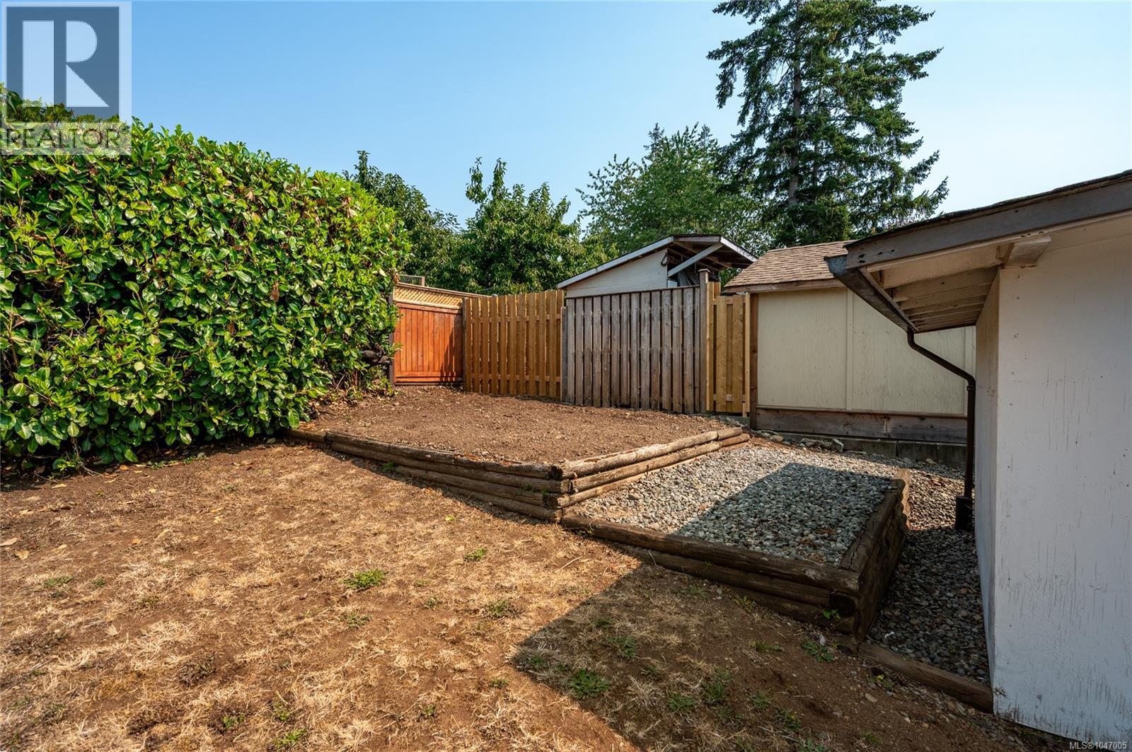 740 Begbie St - Image 23