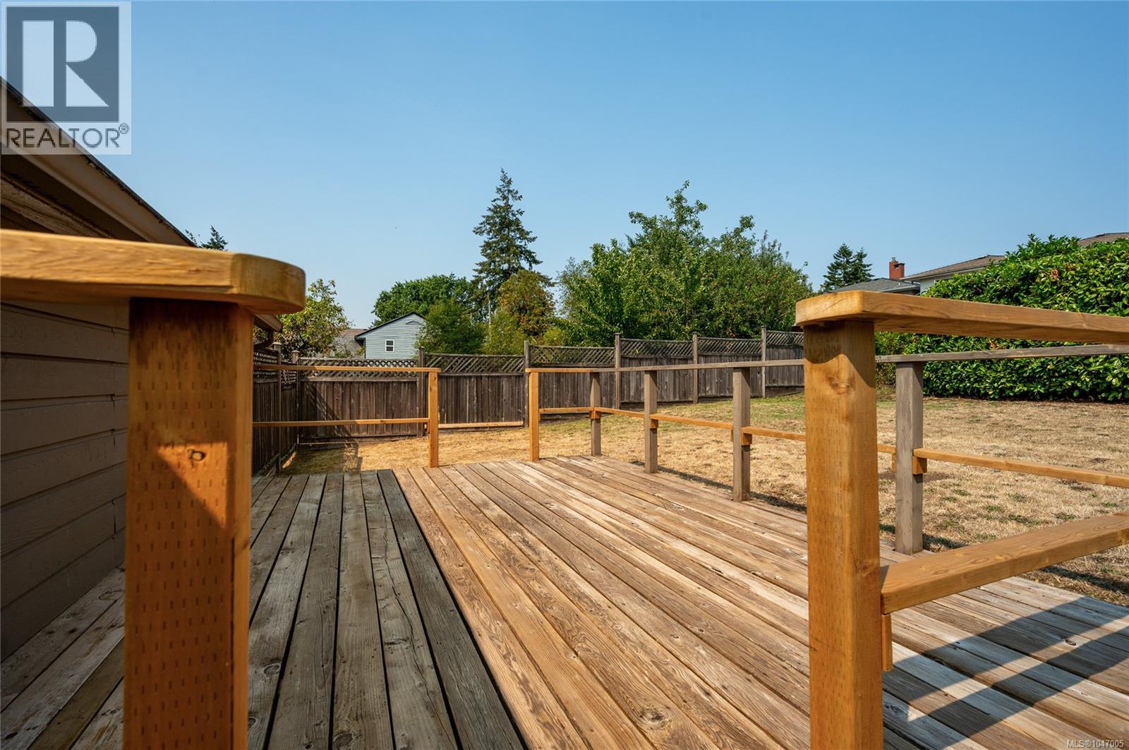 740 Begbie St - 26