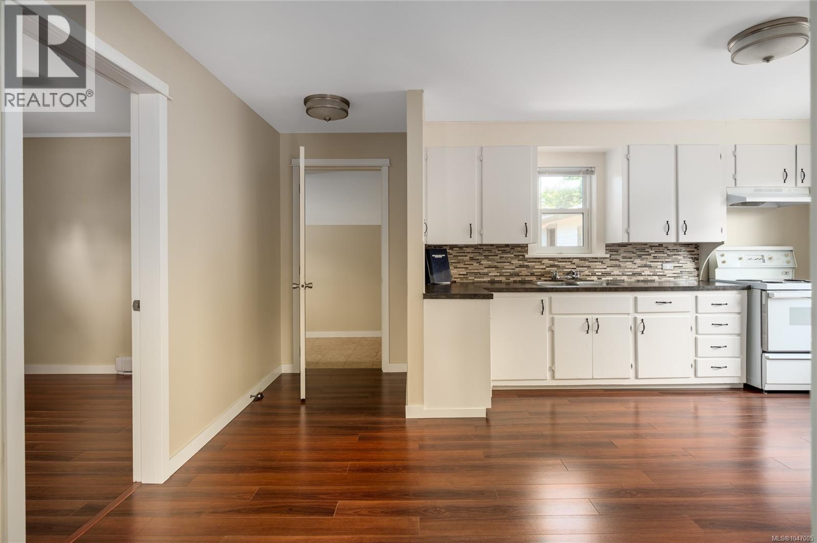 740 Begbie St - Image 8