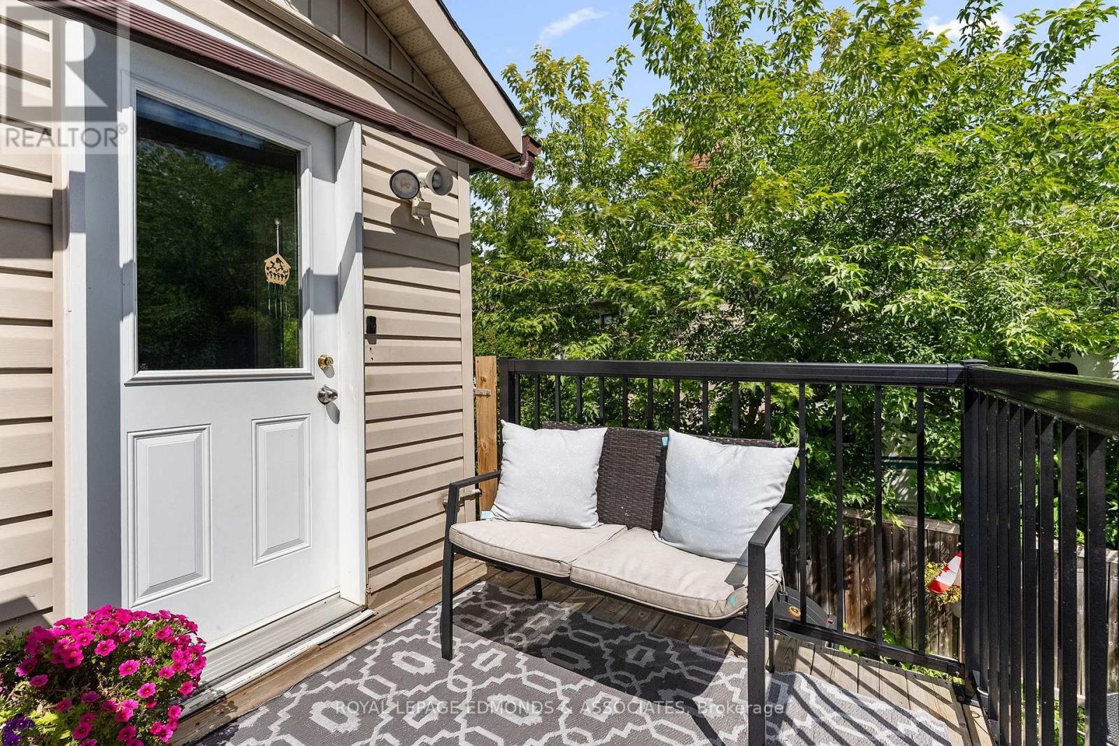 403 MACKAY STREET - 16