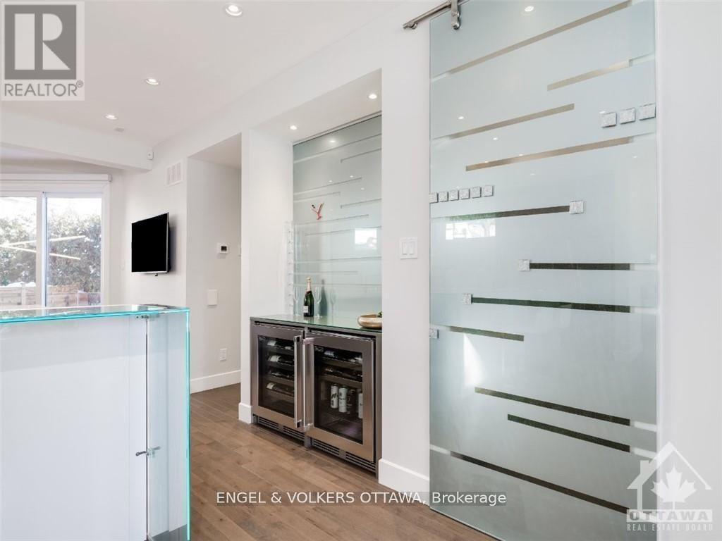 615 ISLAND PARK CRESCENT - 16