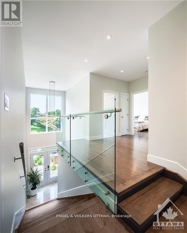 615 ISLAND PARK CRESCENT - 18