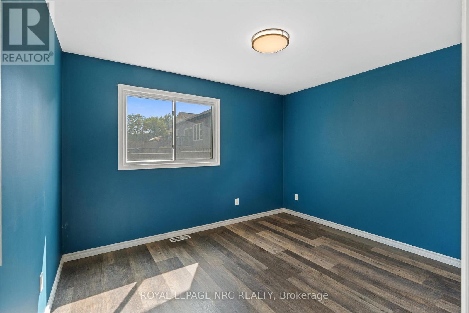 64 WELLAND STREET N - Image 15