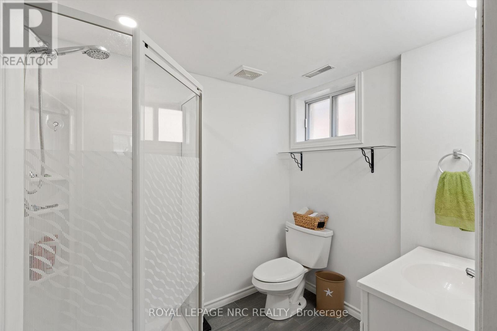 64 WELLAND STREET N - Image 30