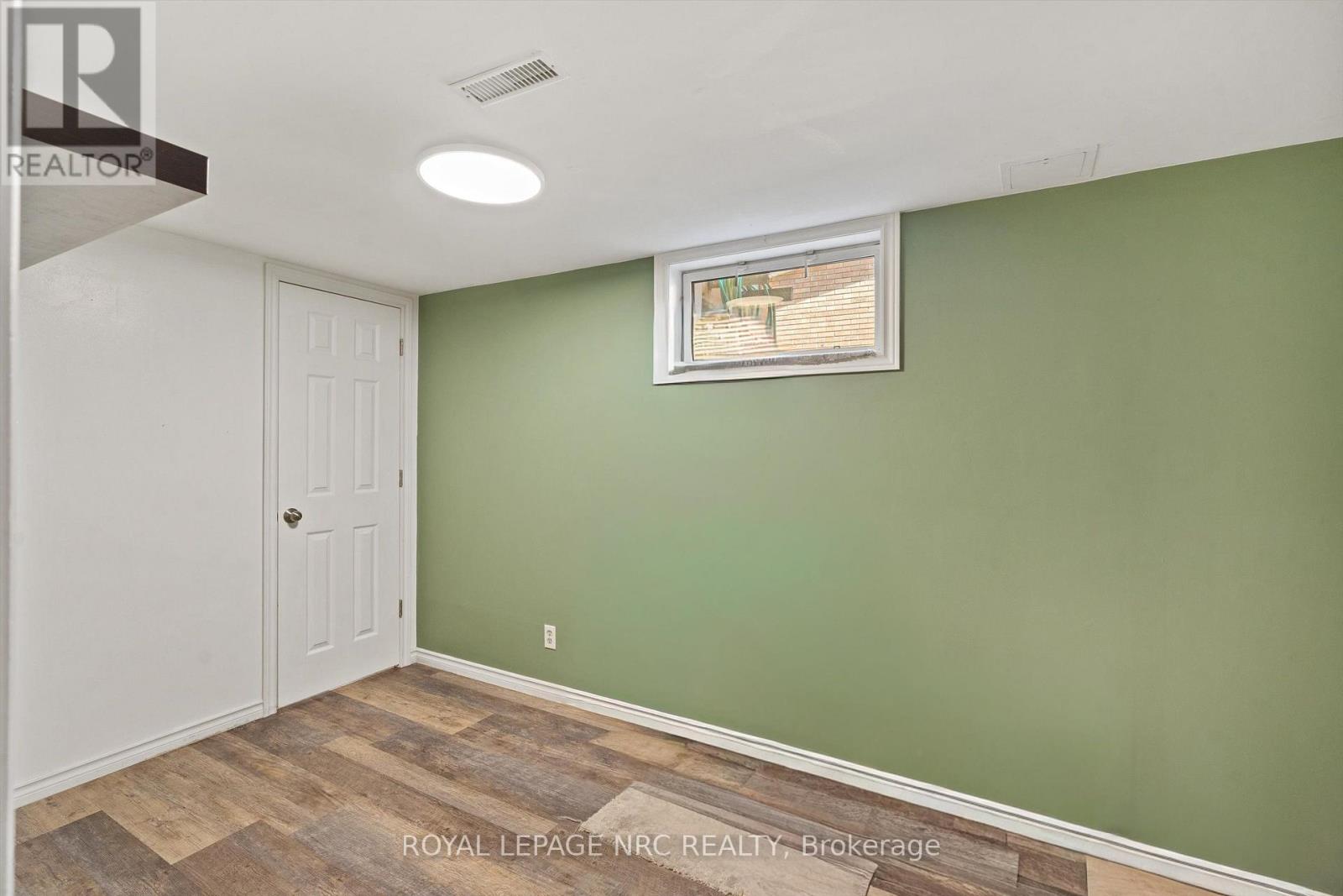 64 WELLAND STREET N - Image 33