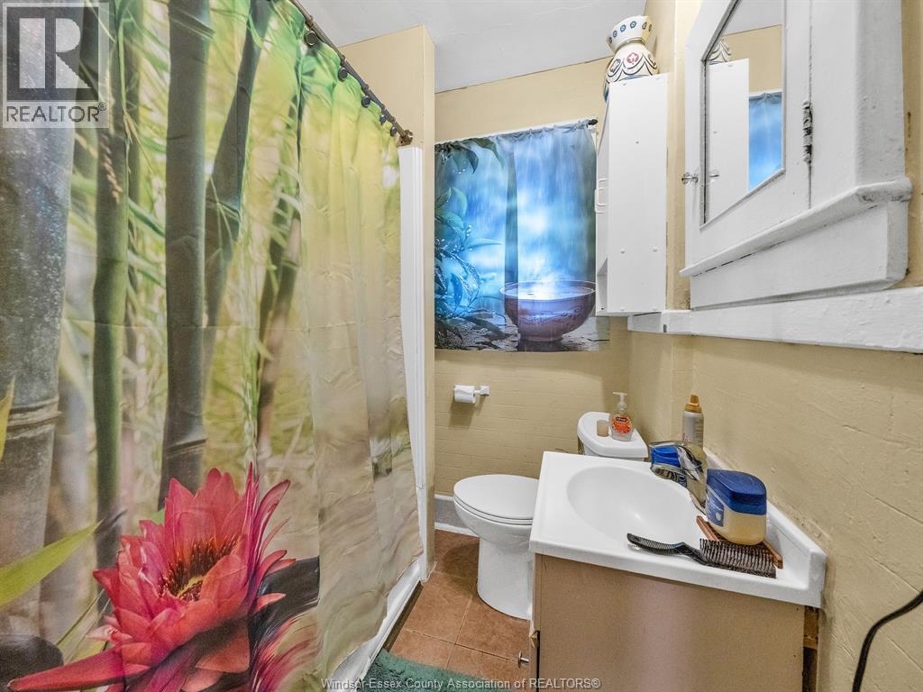 154-156 ELLIOTT STREET West - 31