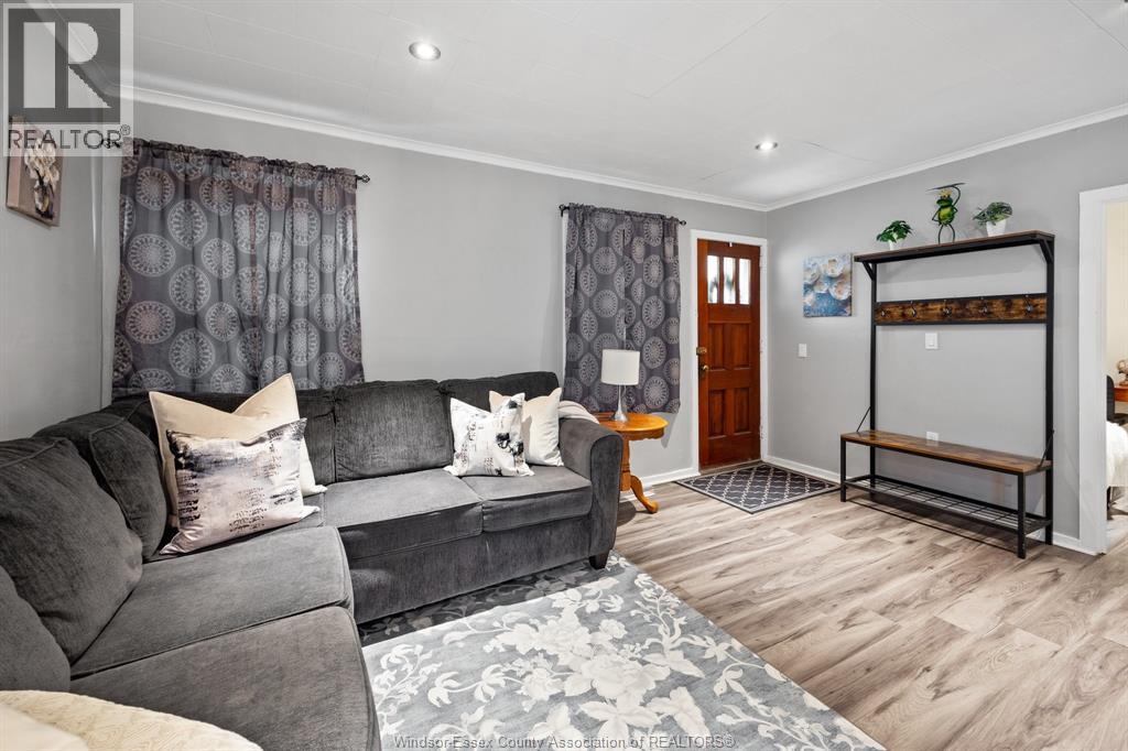 3672 Girardot - Image 4