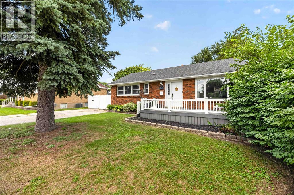 1108 ERROL ROAD East - 1