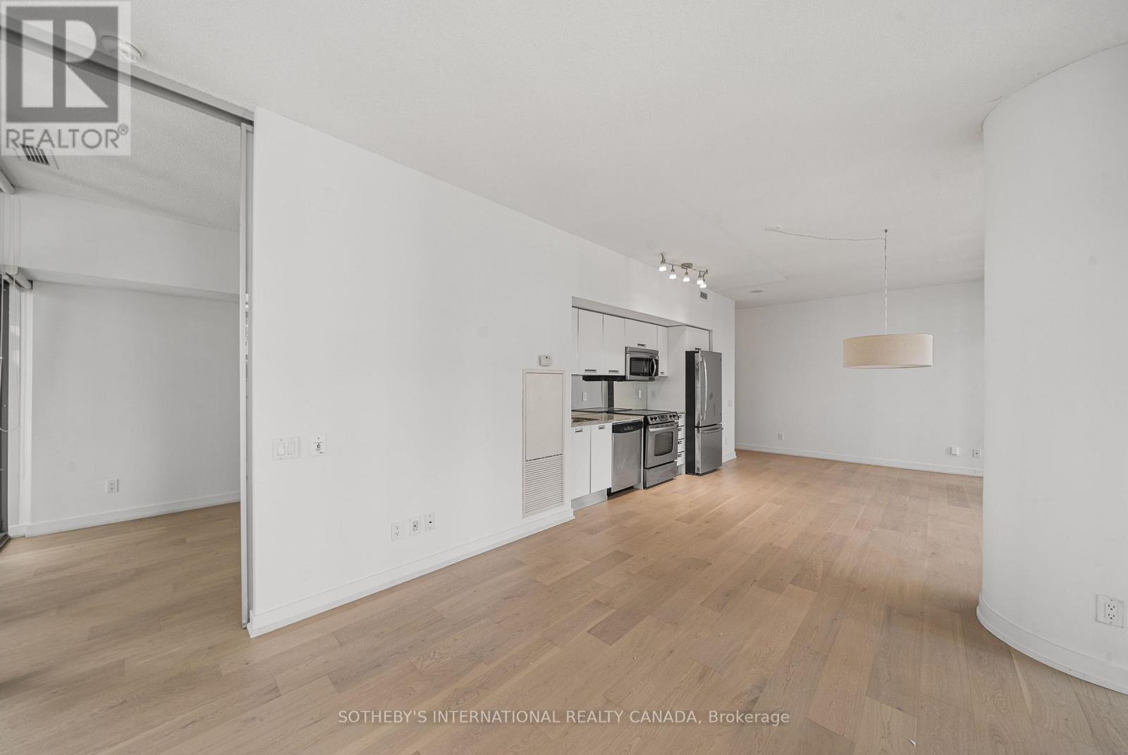 #1611 33 CHARLES STREET E - 12