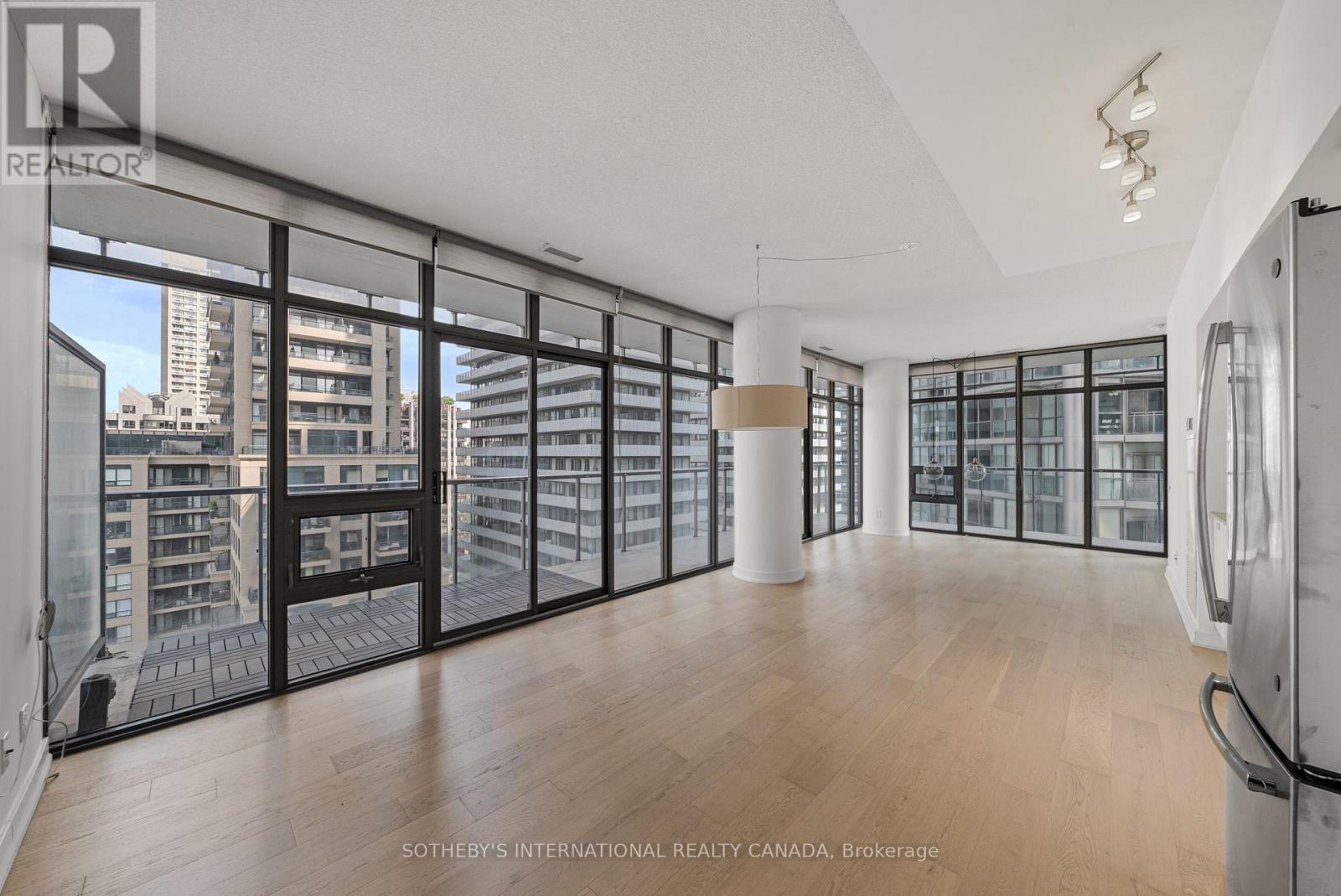 #1611 33 CHARLES STREET E - 2