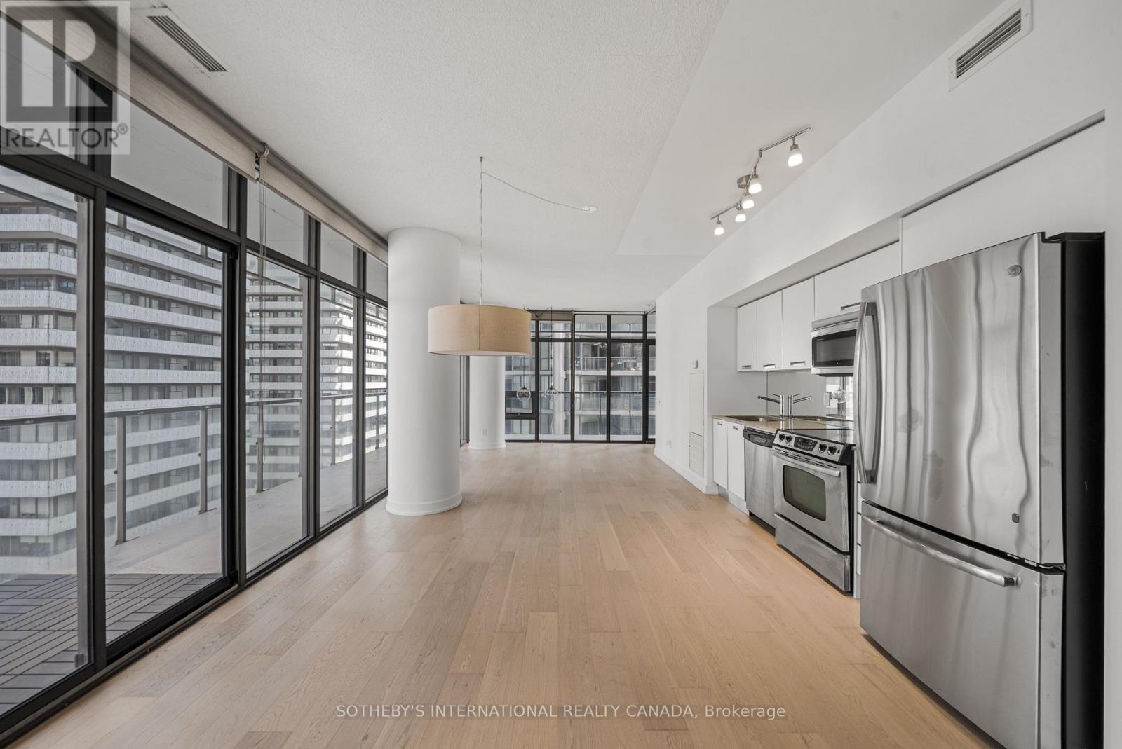 #1611 33 CHARLES STREET E - 3