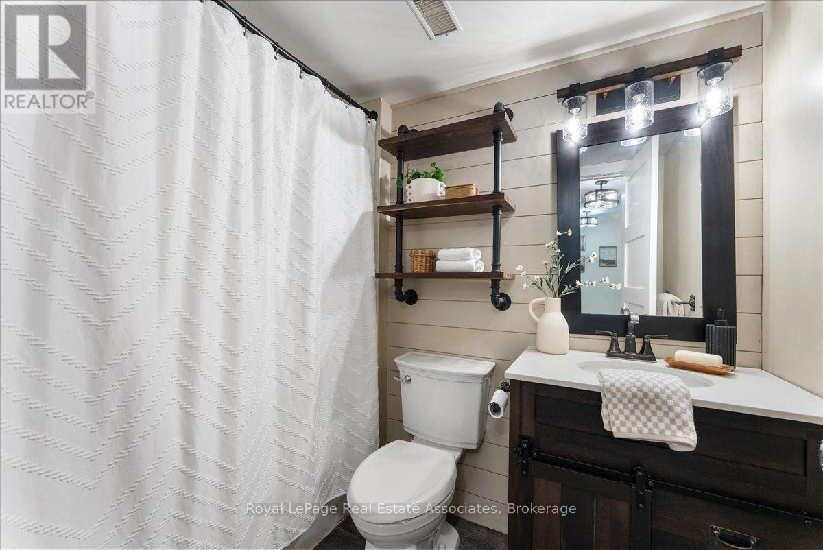 1464 TROWBRIDGE DRIVE - 31