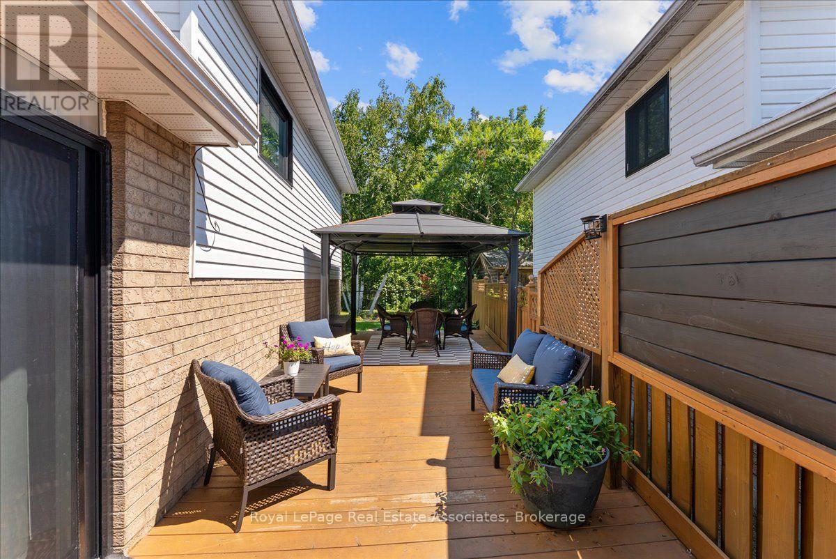 1464 TROWBRIDGE DRIVE - 35