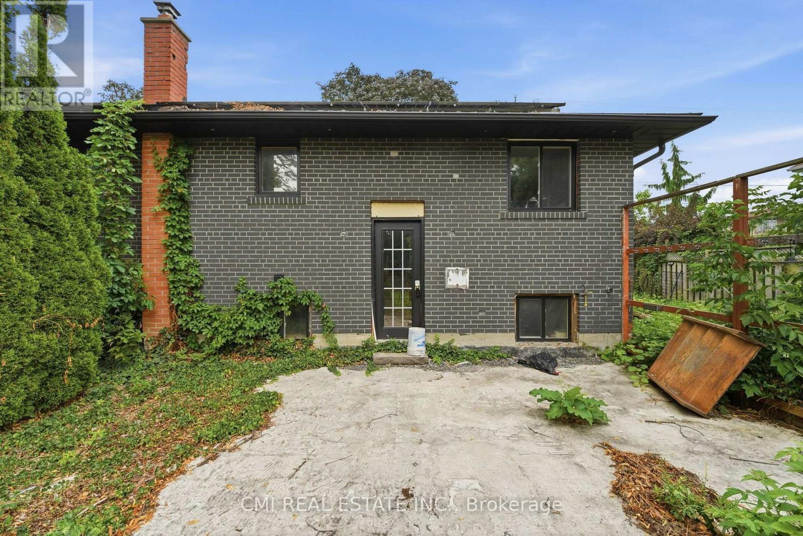 194 SIMCOE ROAD - 38