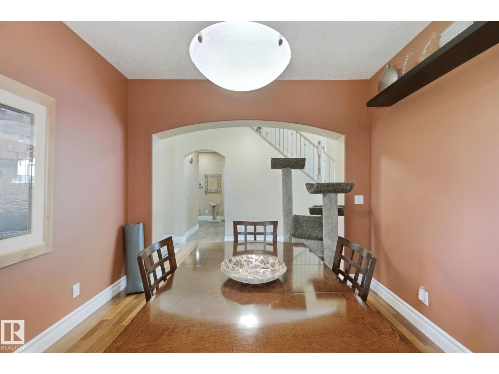 18 EMBASSY PL - Image 11