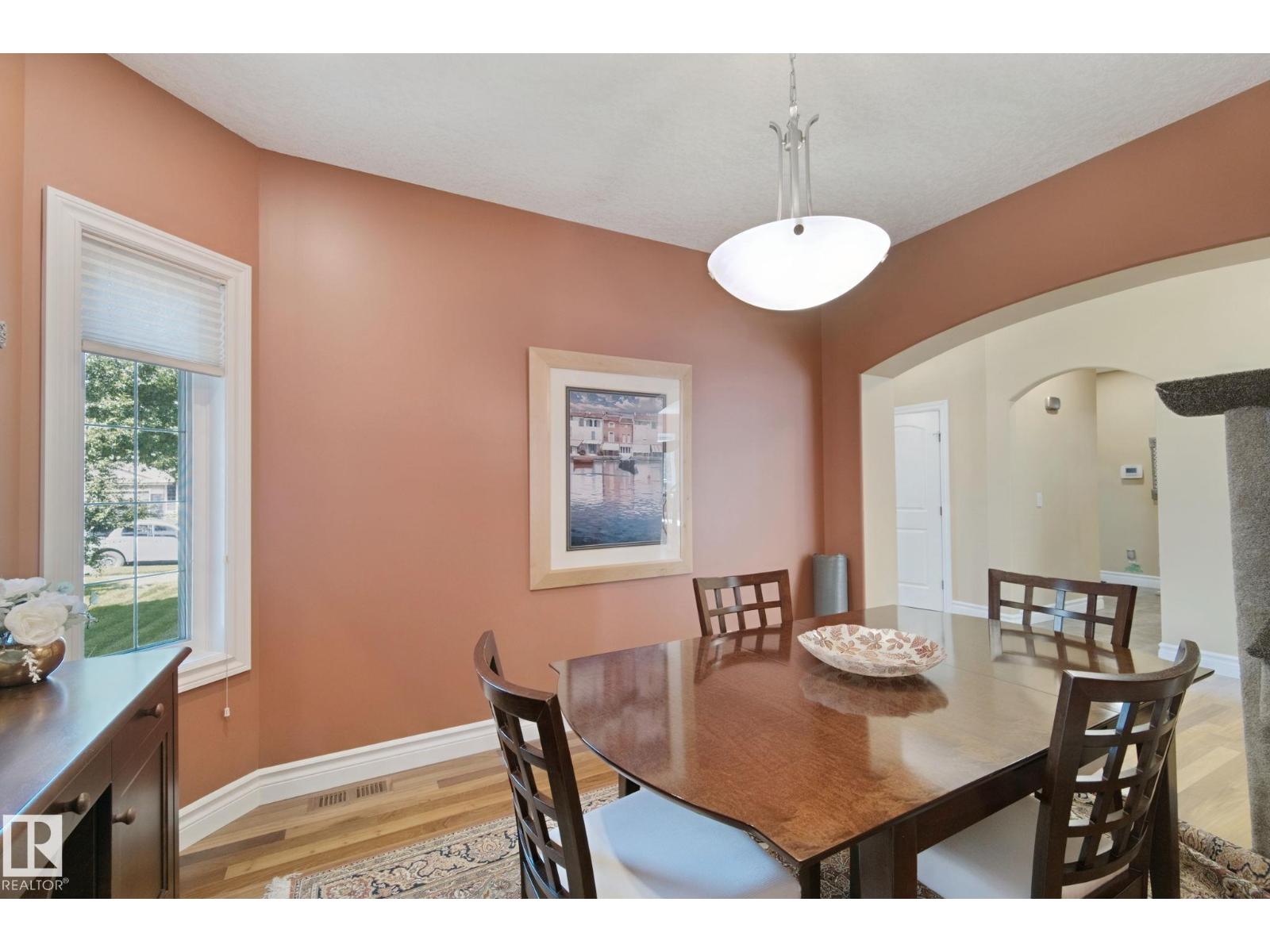18 EMBASSY PL - Image 12