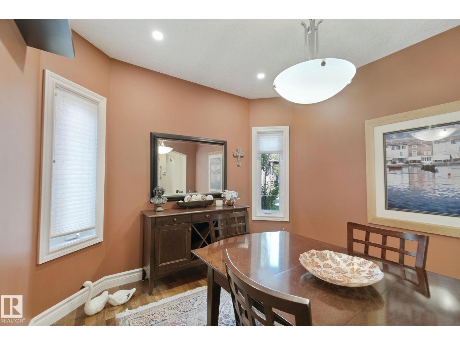 18 EMBASSY PL - Image 13