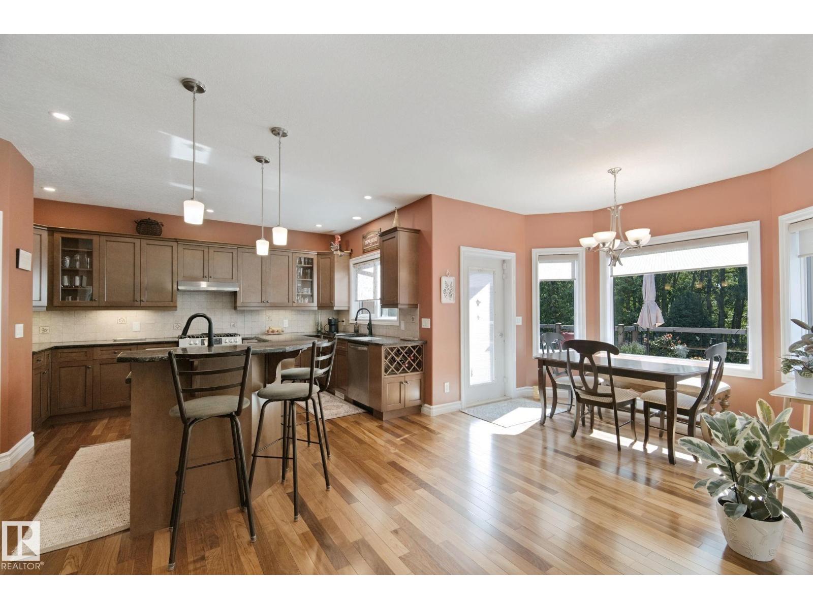 18 EMBASSY PL - Image 19