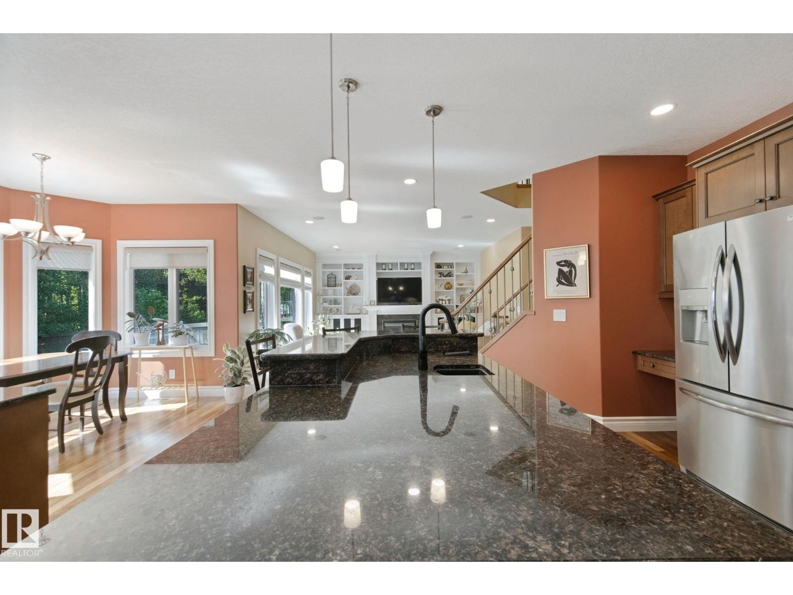 18 EMBASSY PL - Image 25
