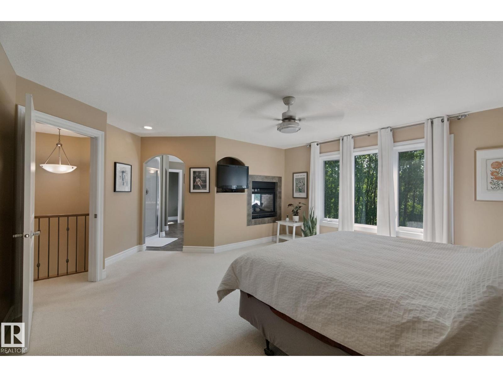 18 EMBASSY PL - 34