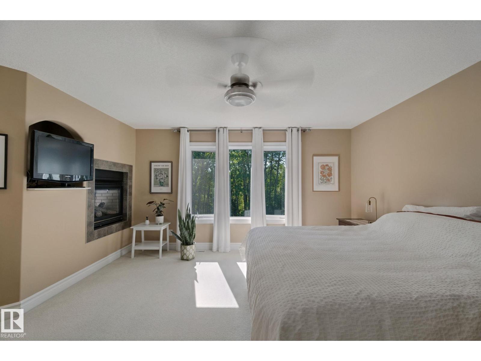 18 EMBASSY PL - 35