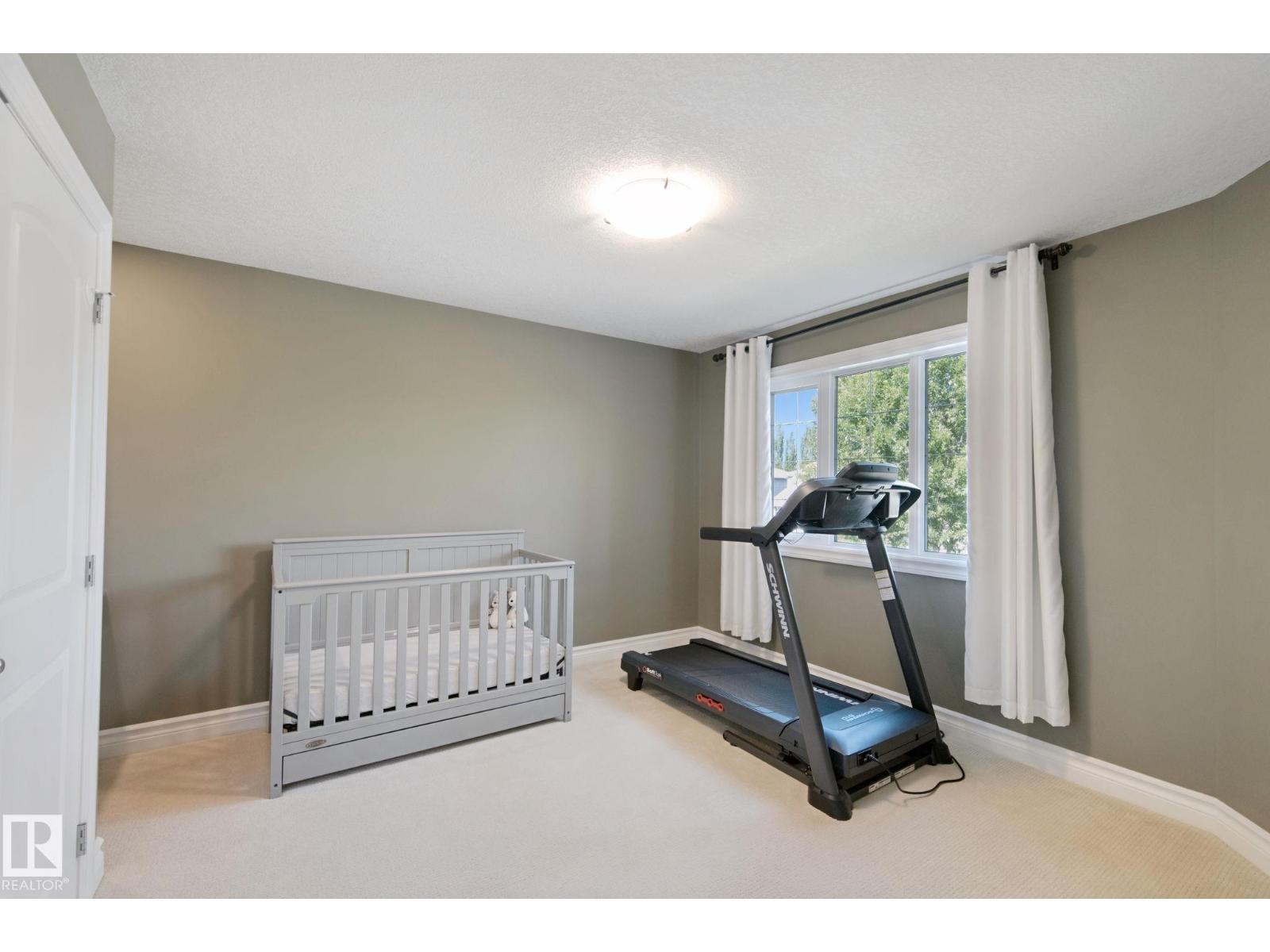 18 EMBASSY PL - Image 44