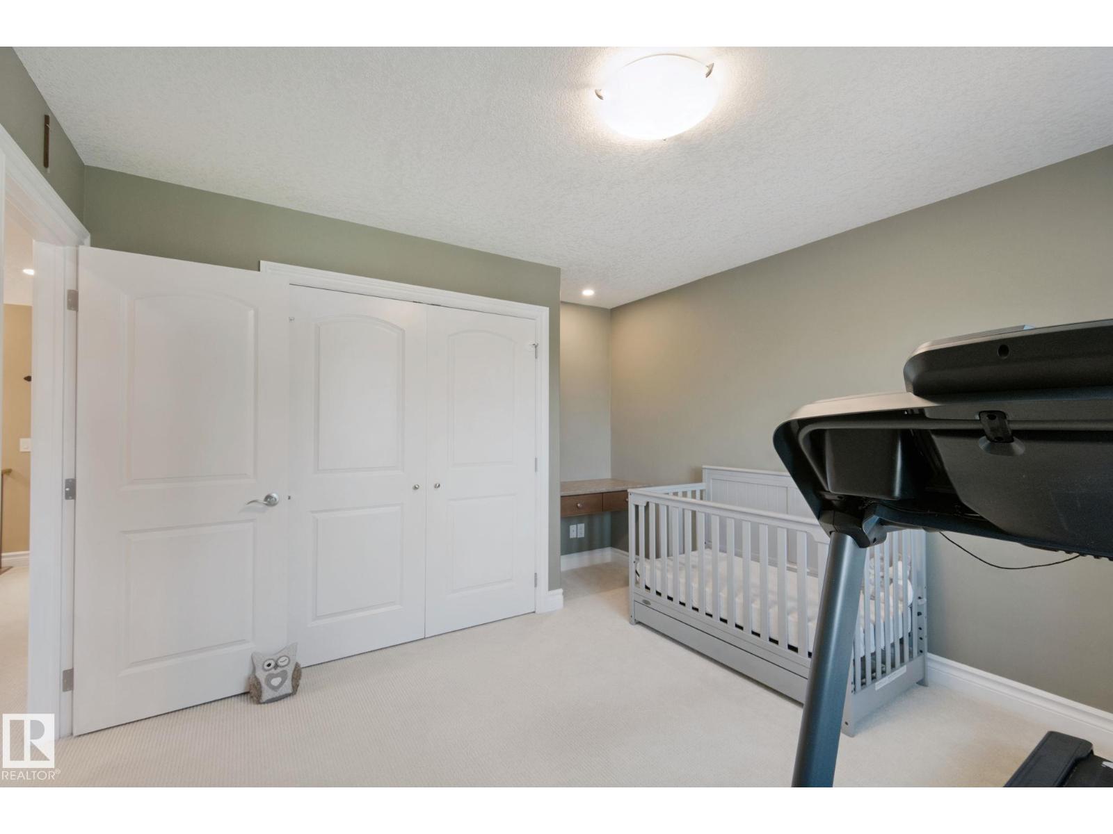 18 EMBASSY PL - Image 45