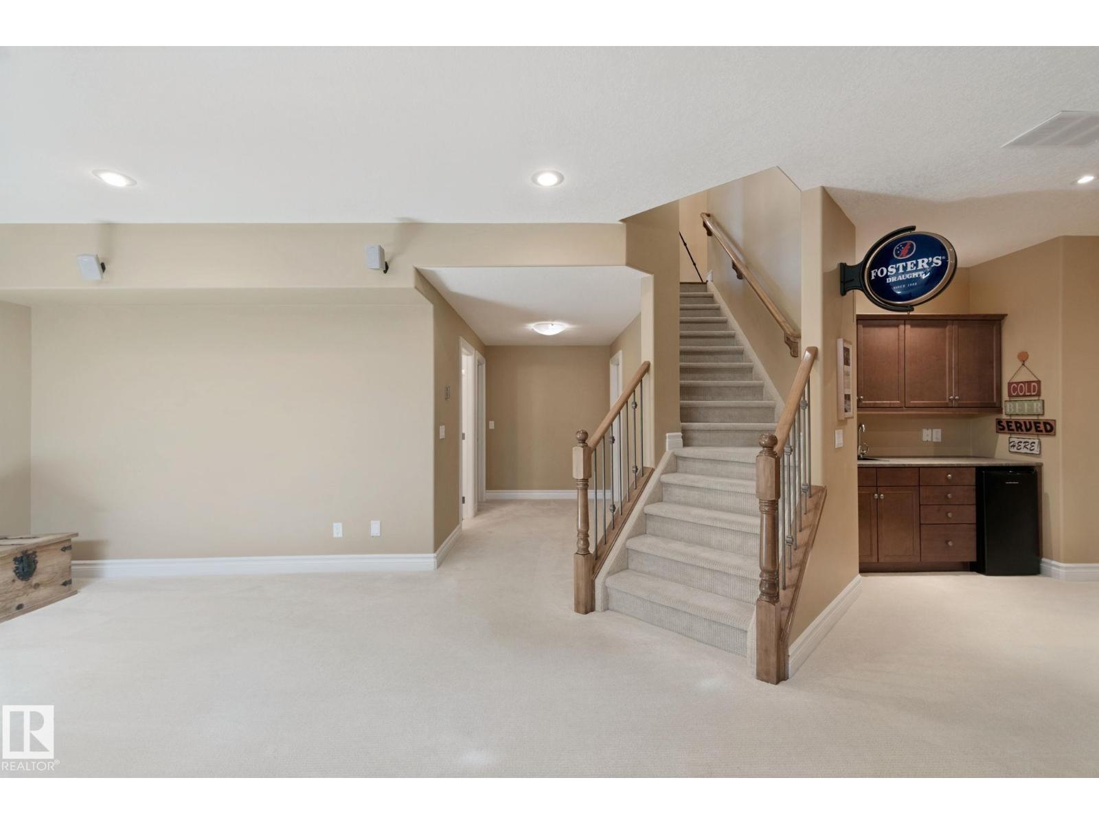 18 EMBASSY PL - 52