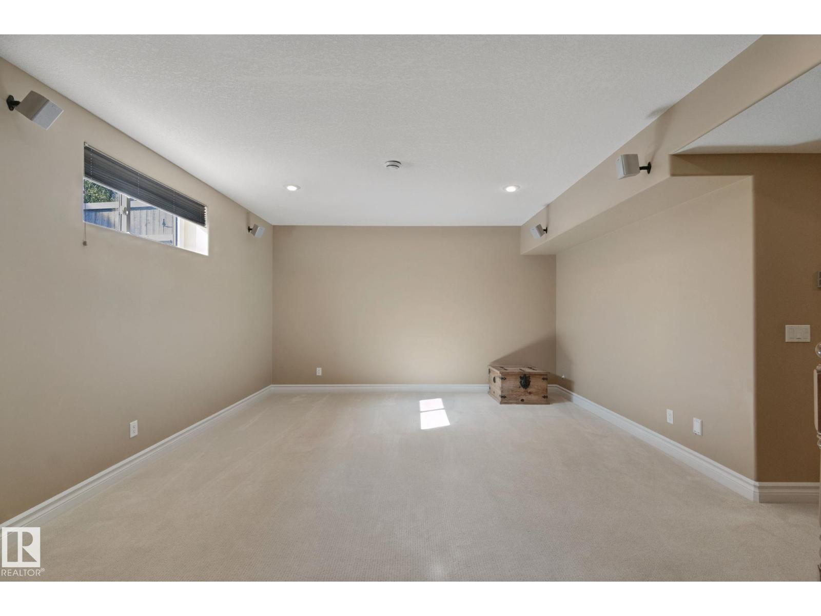 18 EMBASSY PL - Image 57