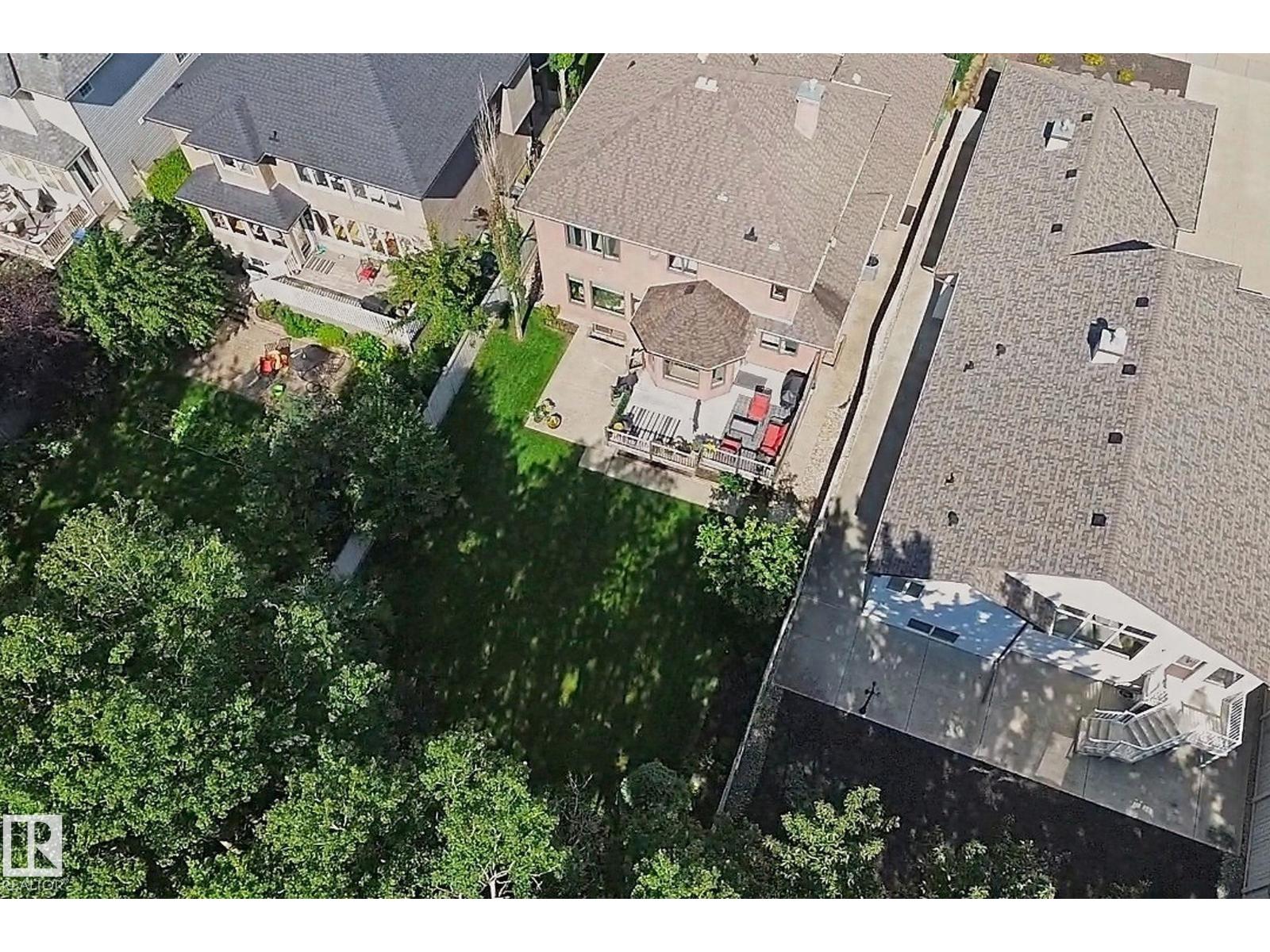 18 EMBASSY PL - Image 71