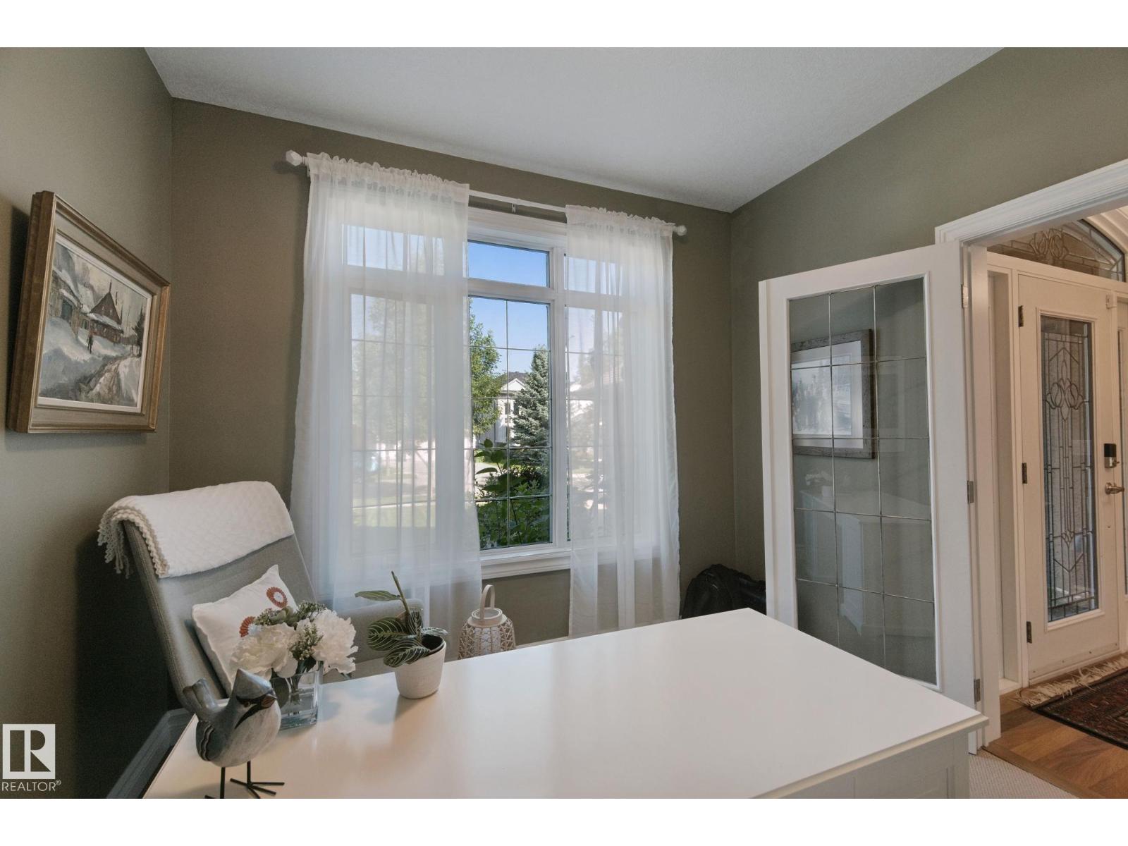 18 EMBASSY PL - Image 8
