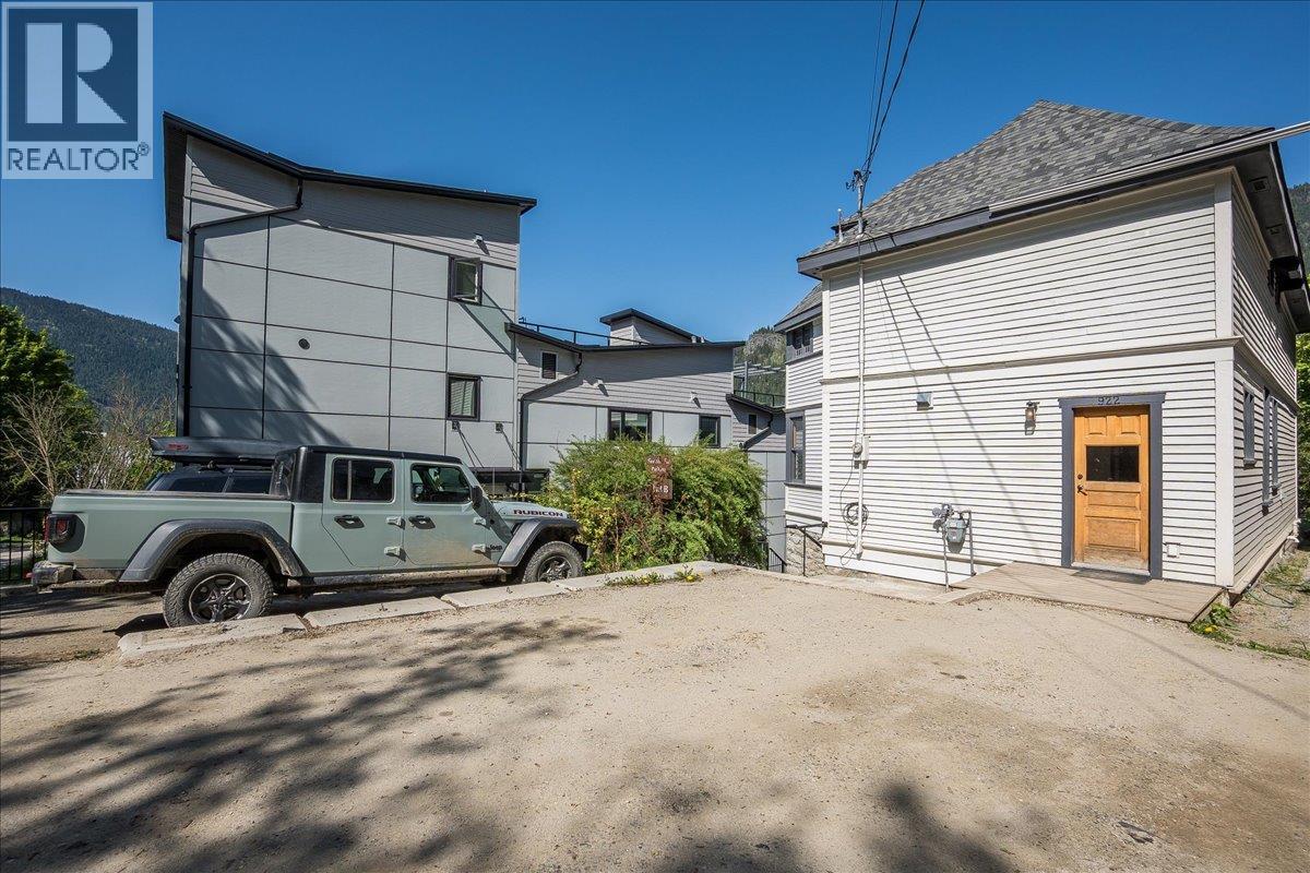922 FRONT Street - 90