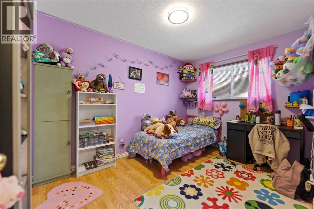323 maddock Crescent NE - 21