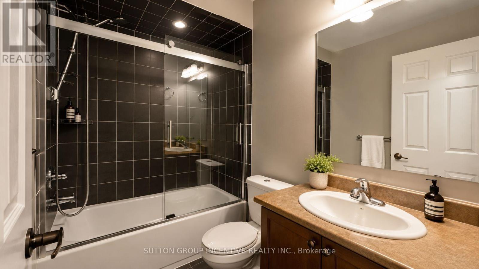 48 RIVERWALK PLACE - Image 11