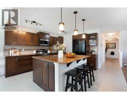 4pc Bathroom - 2 Kingston View Se, Airdrie, AB T4A0K4 Photo 10