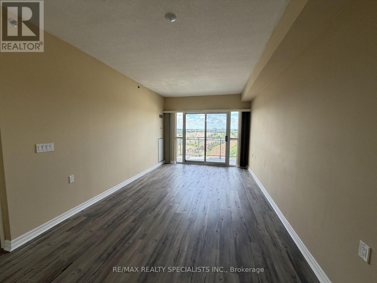 #1007 810 SCOLLARD COURT - 14