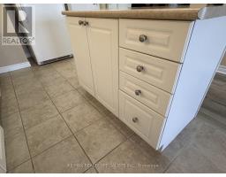1007 - 810 Scollard Court, Mississauga, ON L5V0A4 Photo 8
