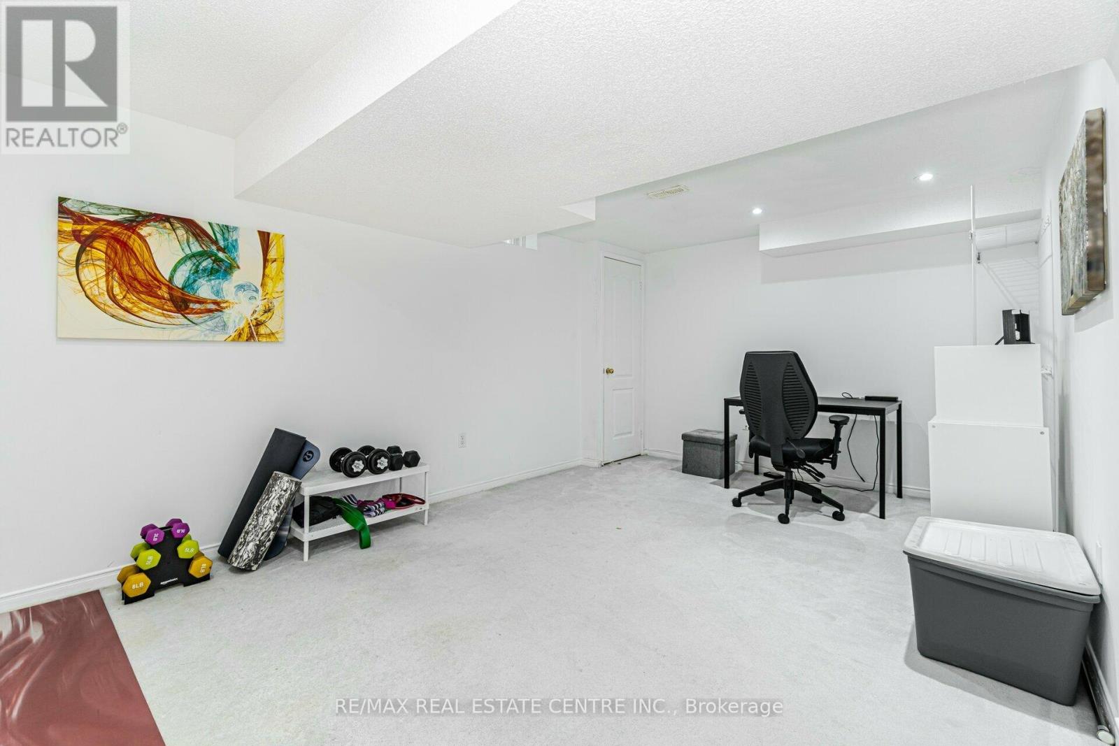 #45 1591 SOUTH PARADE COURT - 32