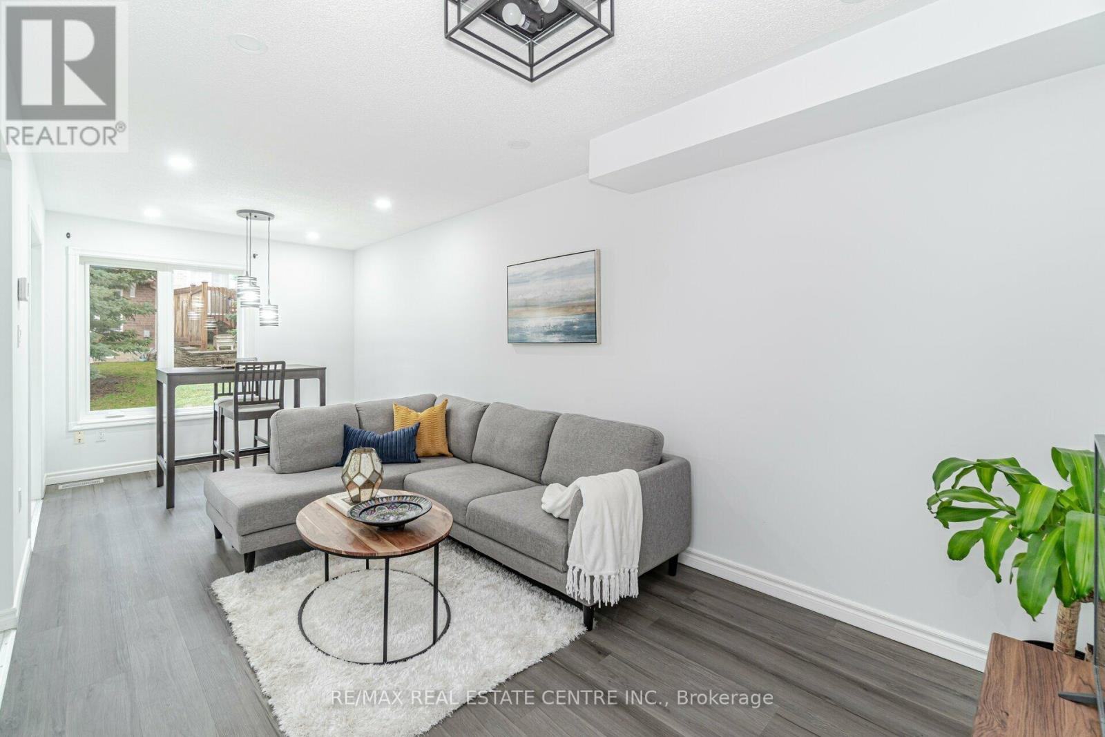 #45 1591 SOUTH PARADE COURT - 9