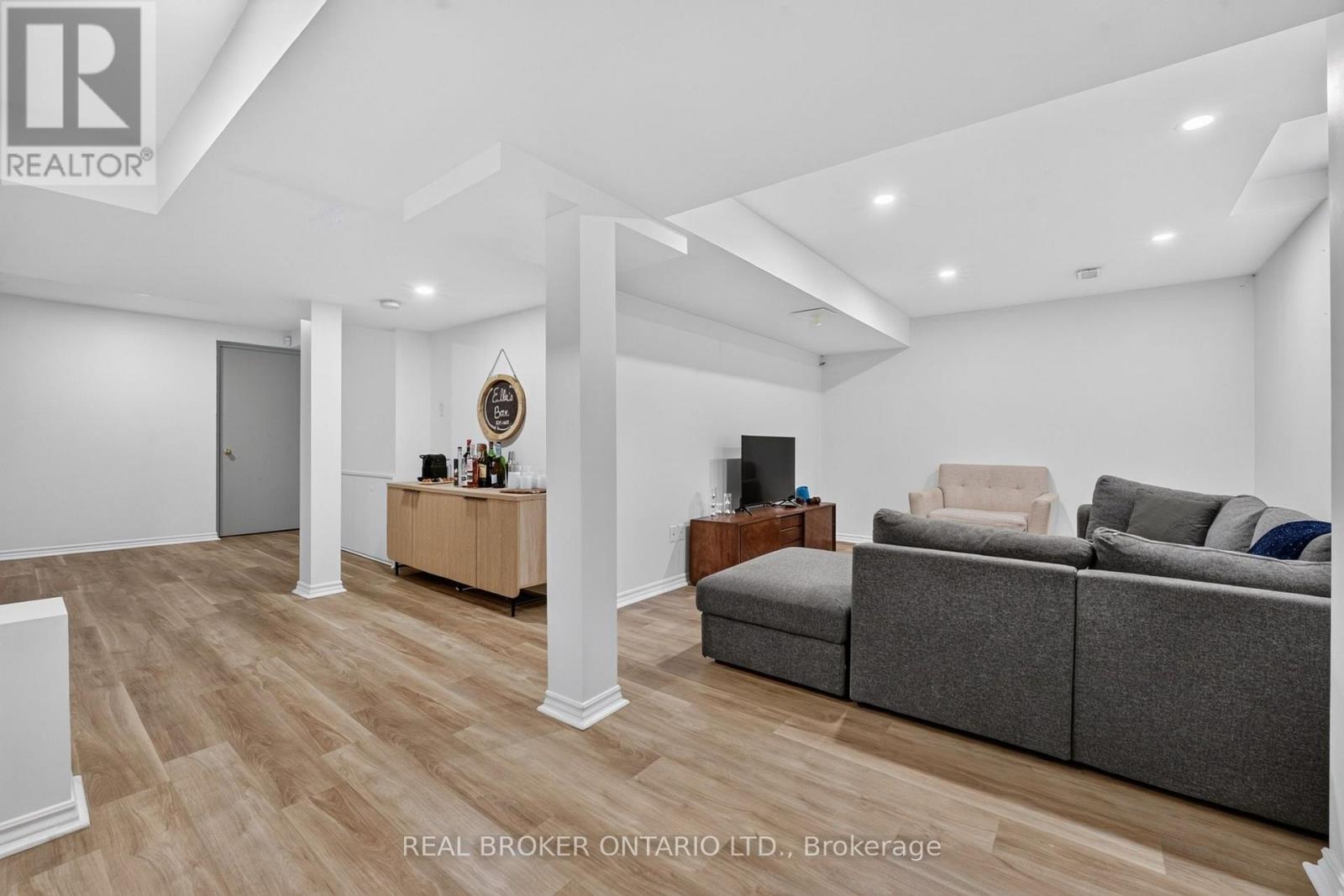 35 BELMONT BOULEVARD - 38